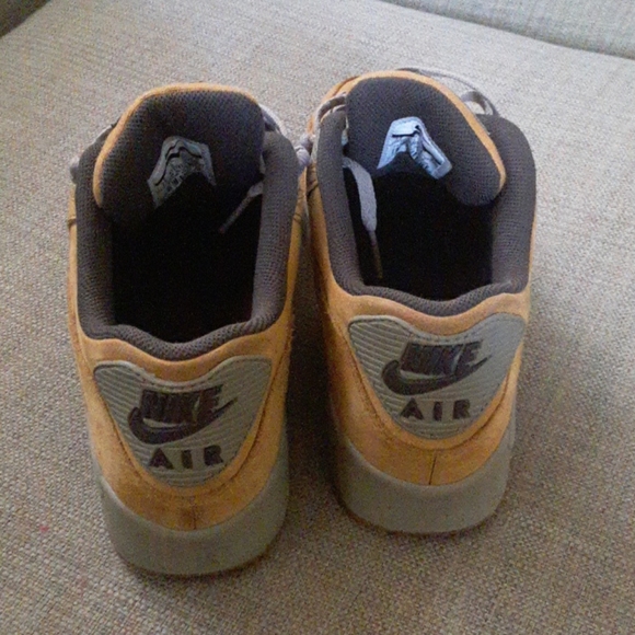 Nike Air Max 90 Gold/Sage sneakers - Picture 3 of 5